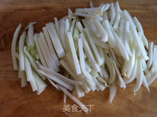 醋溜白菜帮的做法步骤：2