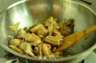 香菇炖鸡的做法步骤:7