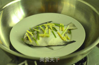 清蒸鲳鱼的做法步骤:4