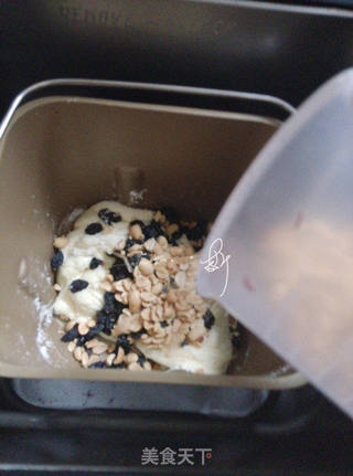 黑加仑花生牛轧糖的做法步骤:5
