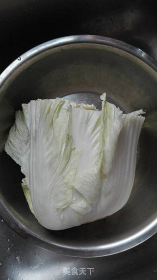 白菜猪肉水饺的做法步骤:2