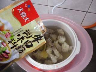 西红柿炖牛腩的做法步骤:7