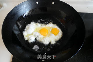 培根蛋炒饭的做法步骤:2