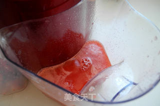 鲜榨西瓜汁的做法步骤:6
