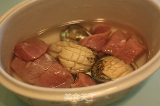 鲜鲍鱼瘦肉汤的做法步骤:3