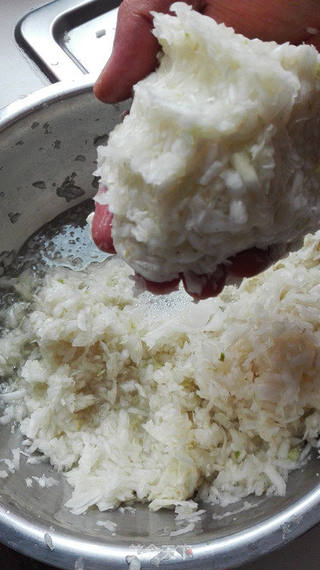 白菜猪肉水饺的做法步骤:10