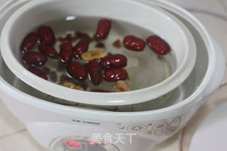 桂圆红枣炖燕窝的做法步骤:3