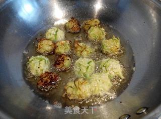 萝卜素炸丸子的做法步骤:8