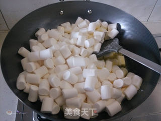 杏仁花生牛轧糖的做法步骤:5