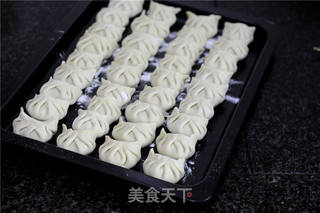 菜汁马蹄猪肉蒸饺的做法步骤:7