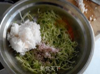 萝卜素炸丸子的做法步骤:4