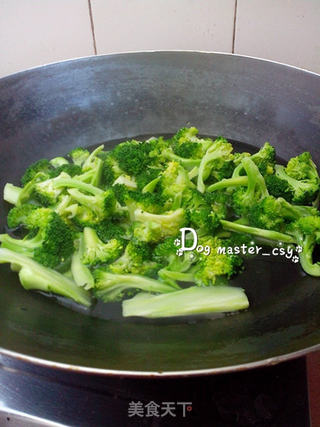 【西兰花炒烧肉】的做法步骤:3