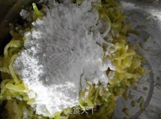萝卜素炸丸子的做法步骤:5