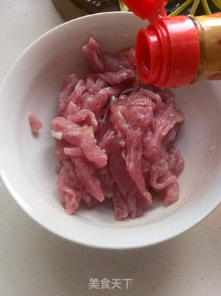 肉丝蒜黄的做法步骤:3
