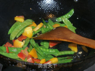 彩椒炒荷兰豆的做法步骤:4