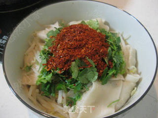 老陕面食之油泼扯面——不用抹油的家常扯面做法的做法步骤:12
