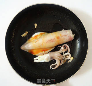 【照烧鱿鱼酿糯米】的做法步骤:7