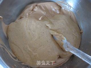 红糖红枣戚风蛋糕的做法步骤:11