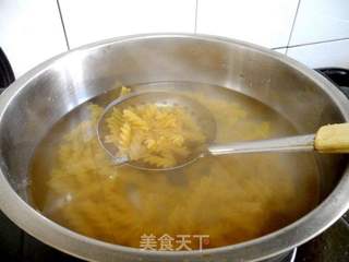番茄时蔬意面的做法步骤:2