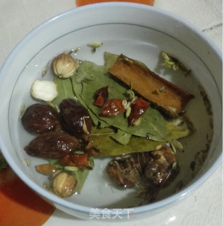 香辣凉菜油(秘制红油)的做法步骤:2