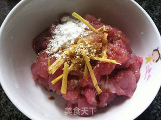 西兰花肉片煲的做法步骤:2