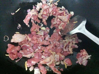 西兰花肉片煲的做法步骤:11