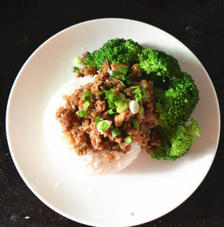 西兰花肉燥饭的做法步骤:12