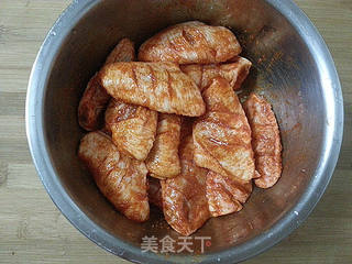 新奥尔良烤鸡翅(微波版)的做法步骤:4