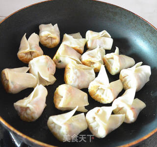 香煎云吞的做法步骤:9