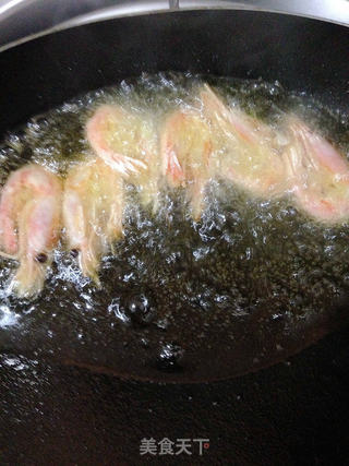 【椰香避风塘炒虾】:极致香酥好味道的做法步骤:4
