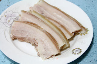 【无油健康版笋干红烧肉】:爆竹迎春新年到的做法步骤:12
