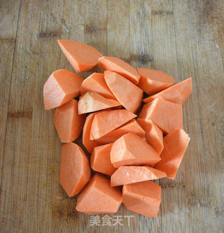 红薯桂花糖水的做法步骤:2