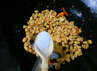 香辣花生米的做法步骤:8