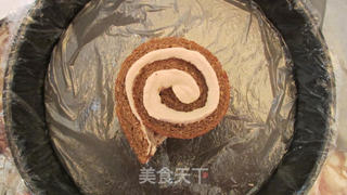 咖啡风味树桩造型蛋糕卷的做法步骤:19