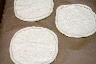 【迷你薄底彩虹pizza】:年夜饭上的美丽彩虹的做法步骤:9