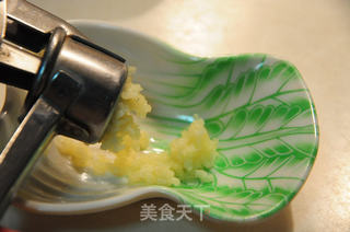 番茄炒鸡蛋--附切西红柿不流汤和去皮的方法的做法步骤:2