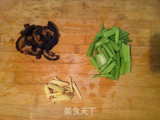 白萝卜丸子汤的做法步骤:2