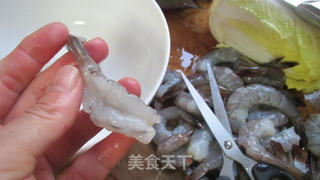 4步就能吃到的美味川菜——水煮蝴蝶虾的做法步骤:2