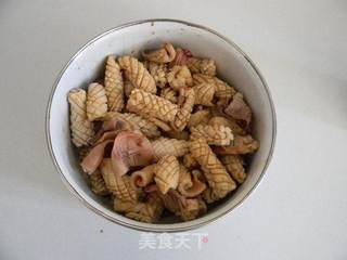 鲜炒鱿鱼卷的做法步骤:3