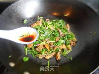 菠菜炒鸡肝的做法步骤：9