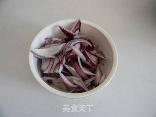 鲜炒鱿鱼卷的做法步骤:2