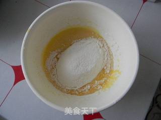 香蕉炼乳蛋糕卷的做法步骤：2