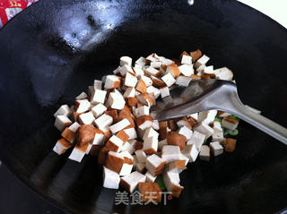 芹菜叶炒香干的做法步骤：5