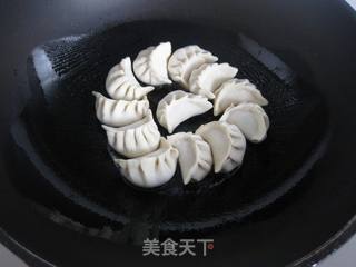 煎饺的做法步骤：3