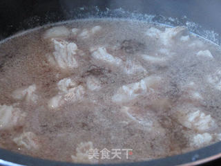 茄汁牛腩炖土豆的做法步骤:2