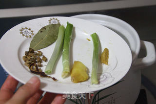 【团圆红焖牛尾】:药食互补的养生菜的做法步骤:6