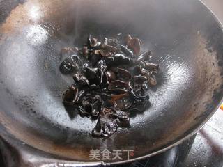 西芹百合黑木耳的做法步骤:4