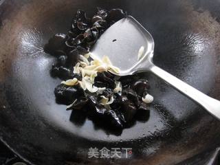 西芹百合黑木耳的做法步骤:5
