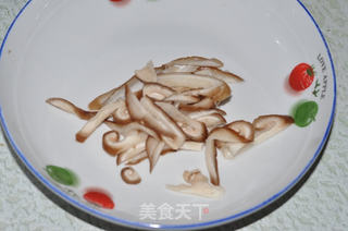 砂锅咯吱卷的做法步骤:3