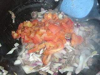 茄汁牛肉意面的做法步骤：5